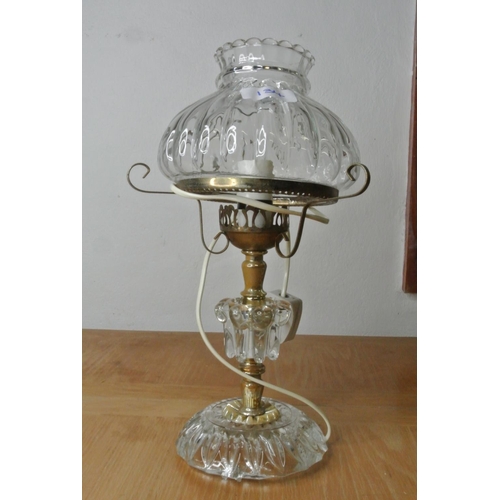 134 - A vintage table lamp.