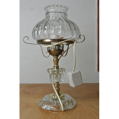 134 - A vintage table lamp.