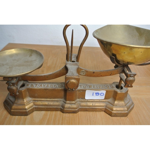 180 - A set of vintage kitchen scales