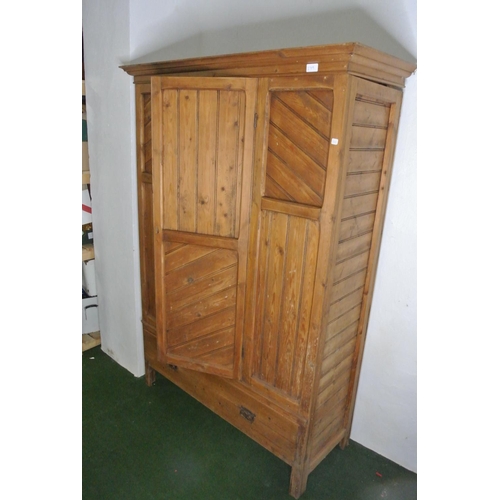 279 - A very good single door pine wardrobe with drawer