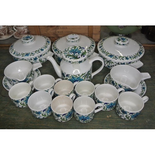 338 - A large collection of 'Midwinter' ceramics to include tea cups, saucers, lidded pots and more, produ... 