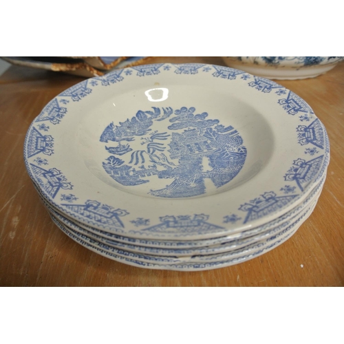 350 - A large collection of blue and white pattern plates some A/F