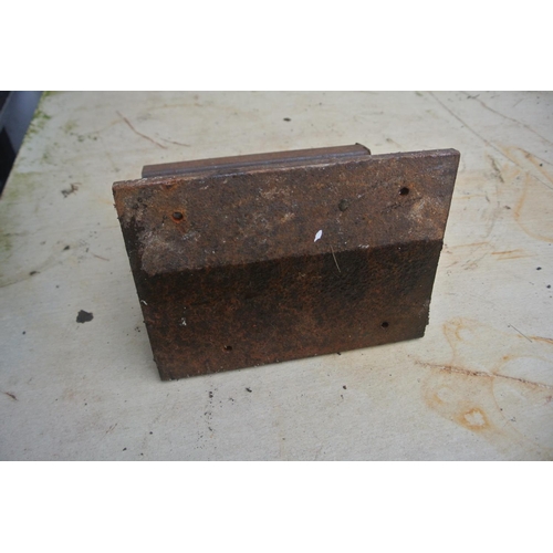 478 - An anvil made from a railway track