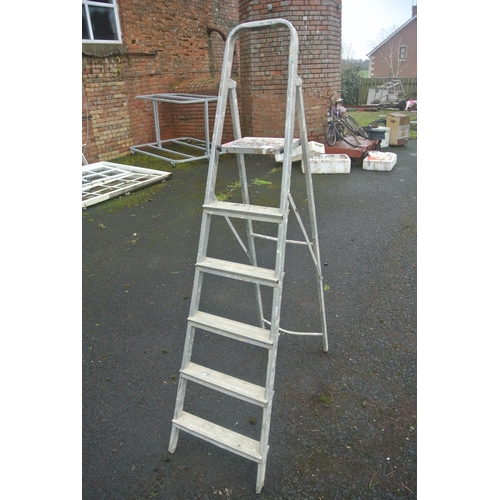 487 - A large metal step-ladder