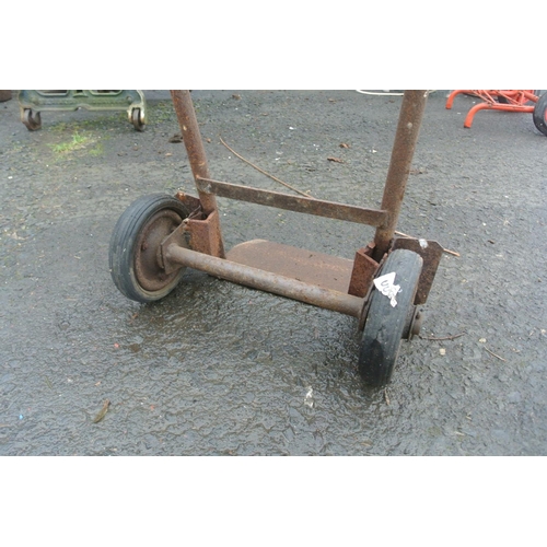 495 - A vintage sack / hand truck