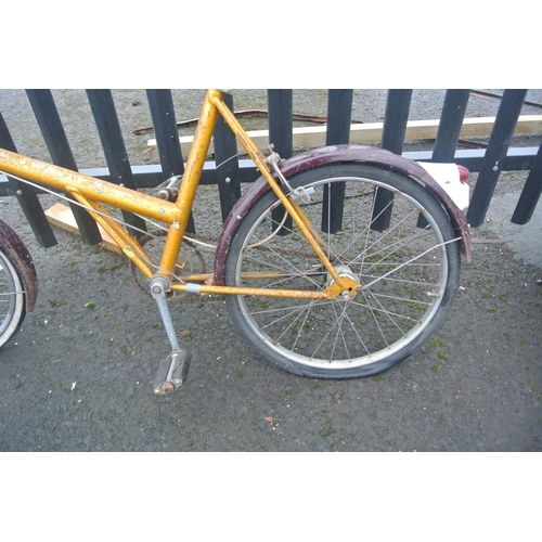 502 - A vintage Raleigh bicycle with carbide lamp.