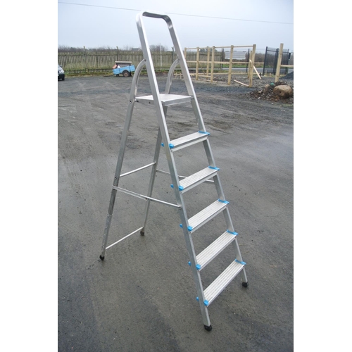 507 - A metal step ladder.