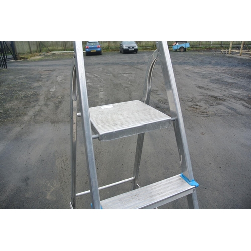 507 - A metal step ladder.