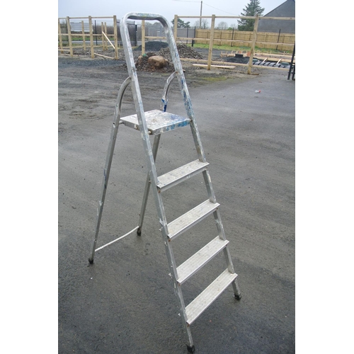 508 - A metal step ladder.