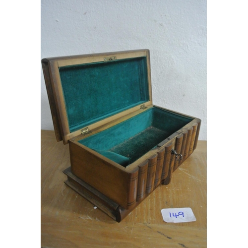 149 - An antique 'Secret Sorrento' box.