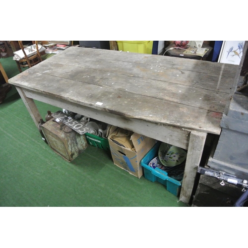 263A - A vintage rustic pine workbench a/f