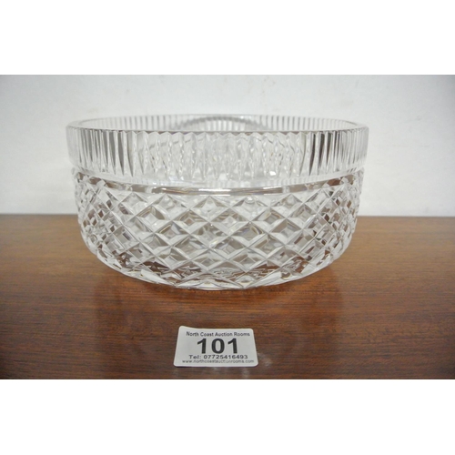 101 - A stunning Tyrone crystal fruit bowl.