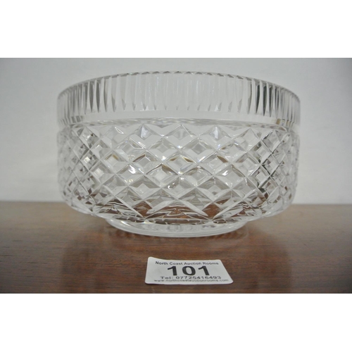 101 - A stunning Tyrone crystal fruit bowl.