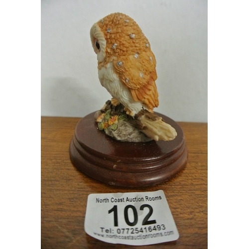 102 - A vintage model of an owl.