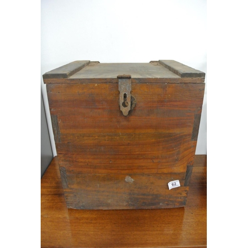 62 - An antique wooden crate with original fittings stamped 'PILLO TRADE MARK EGG BOX'.