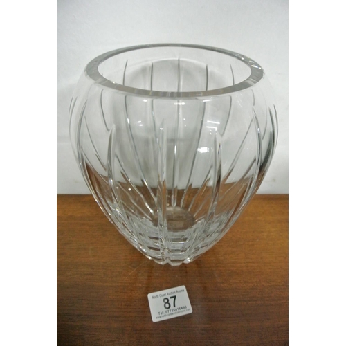 87 - A beautiful cut glass vase.