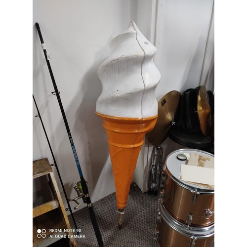 439 - A large shop display ice cream cone (a/f)