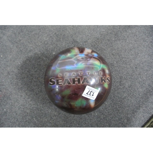 137 - A retro Seattle Seahawks bowling ball 'DA71288 USBC VIZ-A-BALL'.