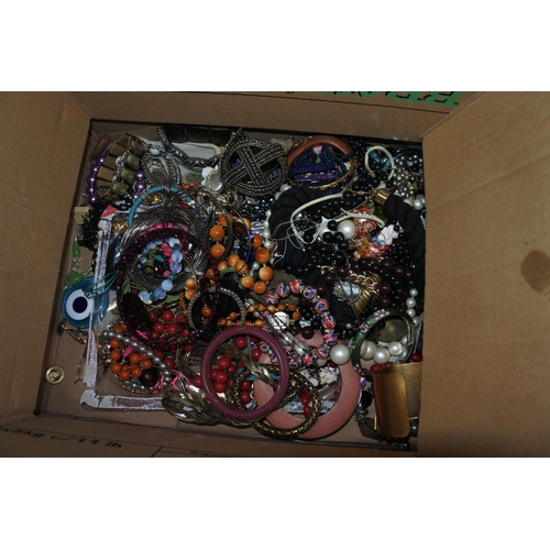 435 - A large collection of costume jewellery.