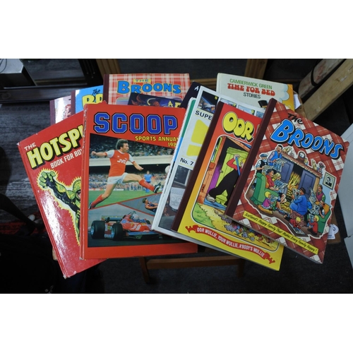 445 - An assortment of retro annuals.