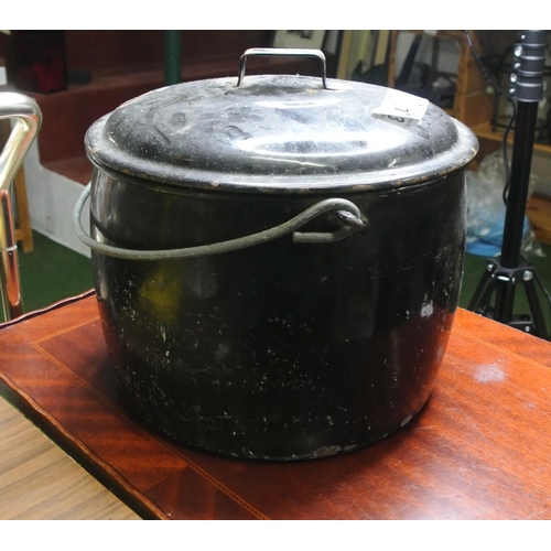 153 - A vintage enamel lidded pot.