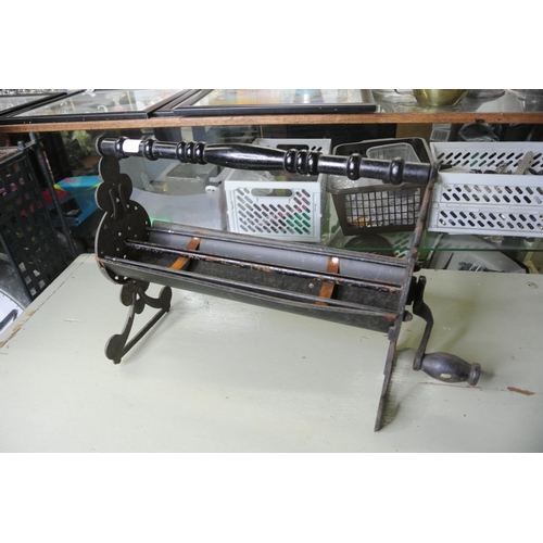 158 - A vintage fabric press / mangle.