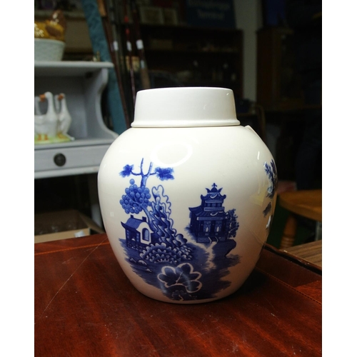 148 - A Royal Cauldon Bristol Ironstone Willow pattern lidded pot.