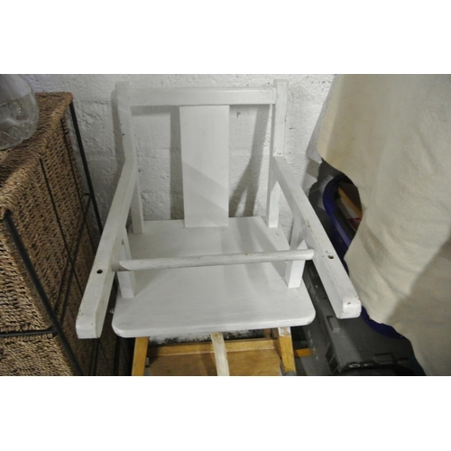 264 - A vintage metamorphic baby's high chair.