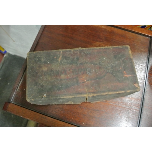 500 - A pair of Warwick clippers in original card box.