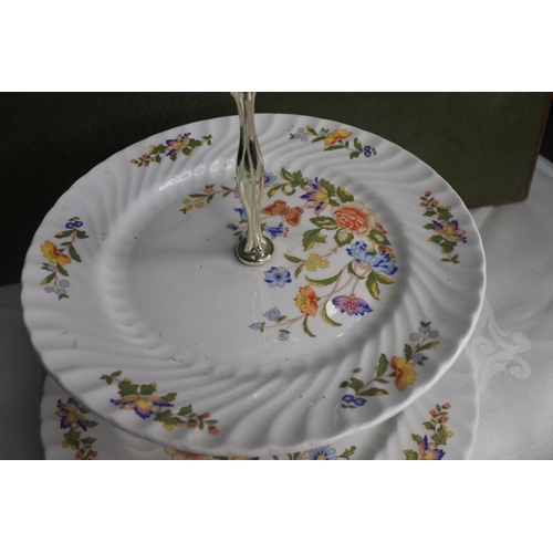 612 - An Aynsley cake stand.