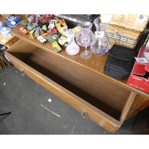 65 - A vintage chest of drawers.