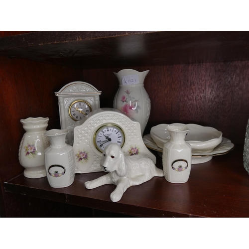 690 - An assortment of various ceramics.