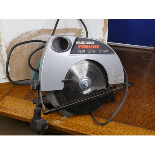 77 - A boxed Black & Decker Proline circular saw.