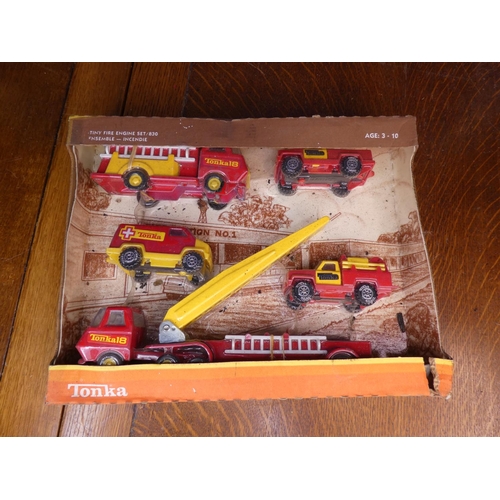 92 - A vintage Tonka Tiny Fire Engine set, number 830, still factory sealed.