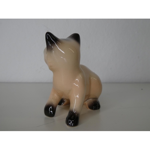 123 - A vintage Goebel ceramic cat.