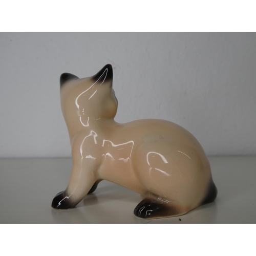 123 - A vintage Goebel ceramic cat.