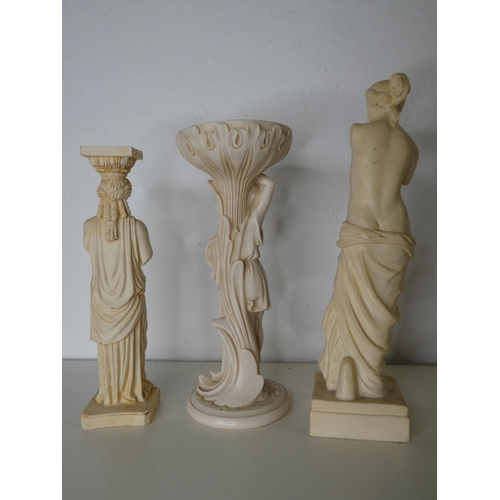 192 - An assortment of decorative figures.