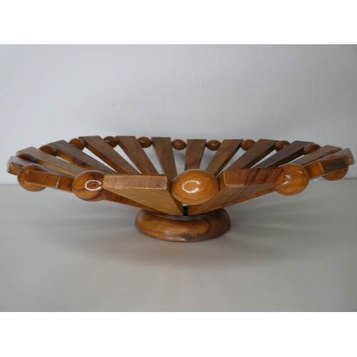 213 - A vintage/ Mid Century wooden fruit bowl.