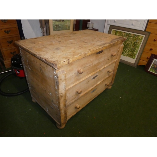 334 - A stunning antique Irish Pine mule chest.