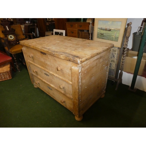 334 - A stunning antique Irish Pine mule chest.