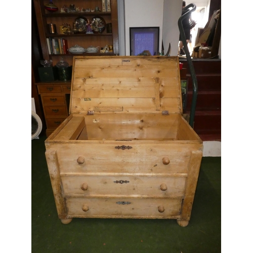 334 - A stunning antique Irish Pine mule chest.