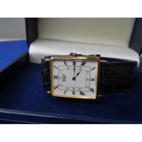 41 - A Gents Seiko Quartz watch in original box.