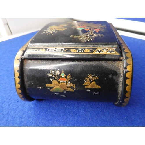 84 - A vintage 'tank' trinket box with Oriental design.