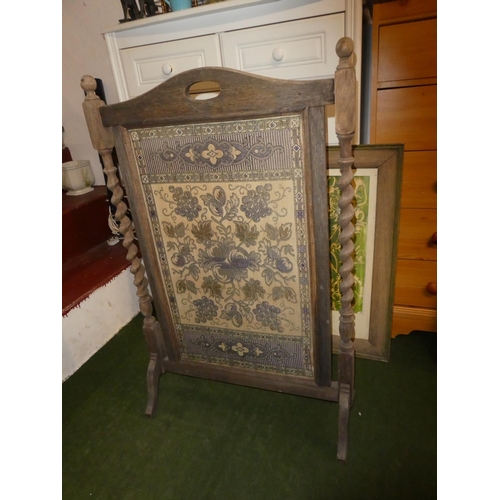 509 - An antique wood framed tapestry fire screen.