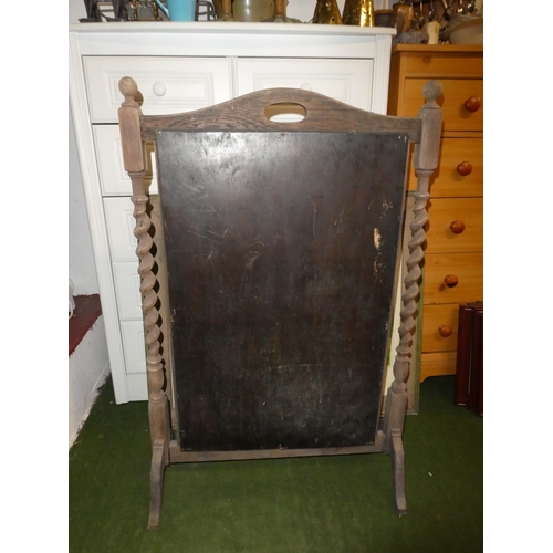 509 - An antique wood framed tapestry fire screen.