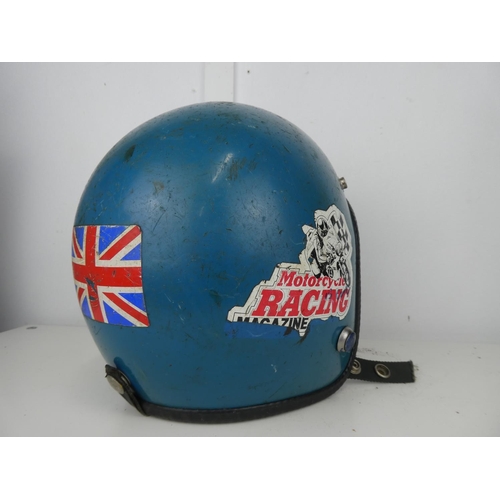 589 - A vintage/ retro motorcycle helmet.