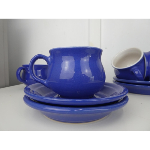 598 - A retro teaset.