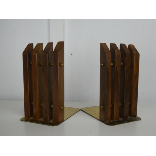 690 - A pair of vintage bookends.