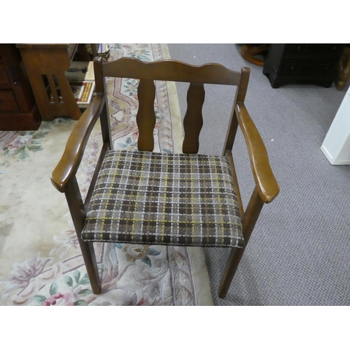 700 - A vintage/ retro chair.