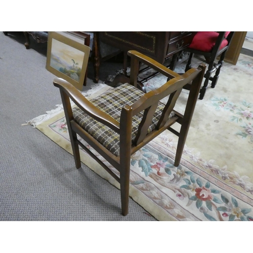 700 - A vintage/ retro chair.